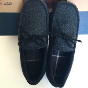 NWT Dear Foams Men’s Indoor/Outdoor Slip-on Shoes